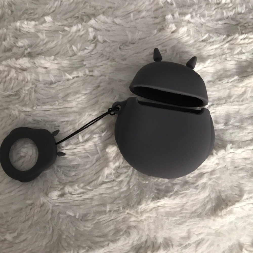 🌻Sale! Brand new cute Totoro AirPods case - Picture 5 of 5